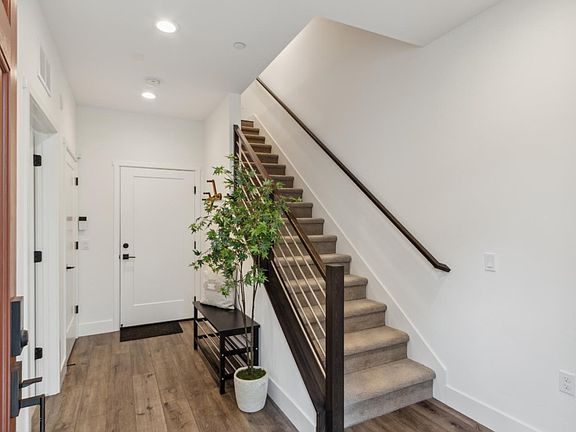 4th image of 205 Cove Ln