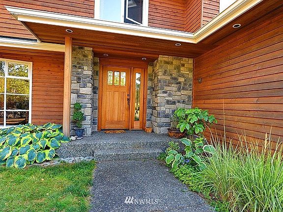 4th image of 10711 NE 19th Pl