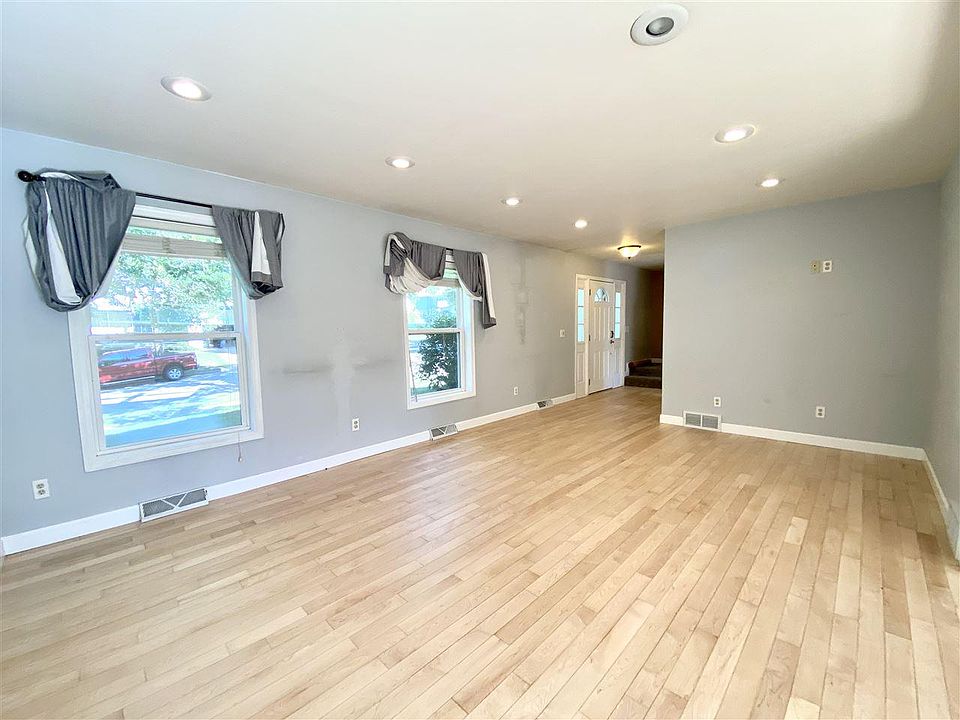 4012 Hilltop Rd, Wausau, WI 54403 Zillow