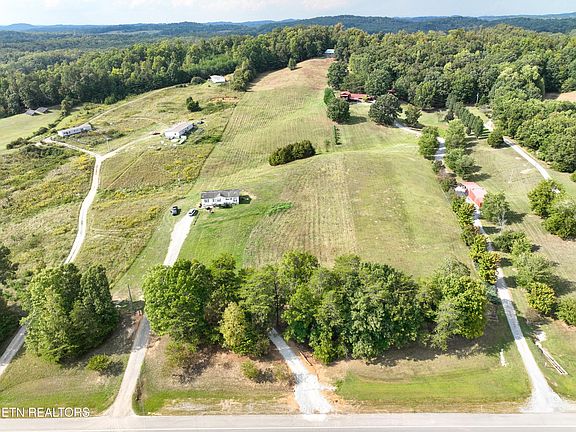 4th image of 2732 Highway 72