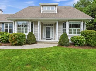 28 Braeburn Ln #28, Ashland, MA 01721