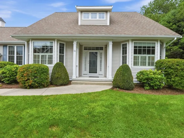 28 Braeburn Ln #28, Ashland, MA 01721