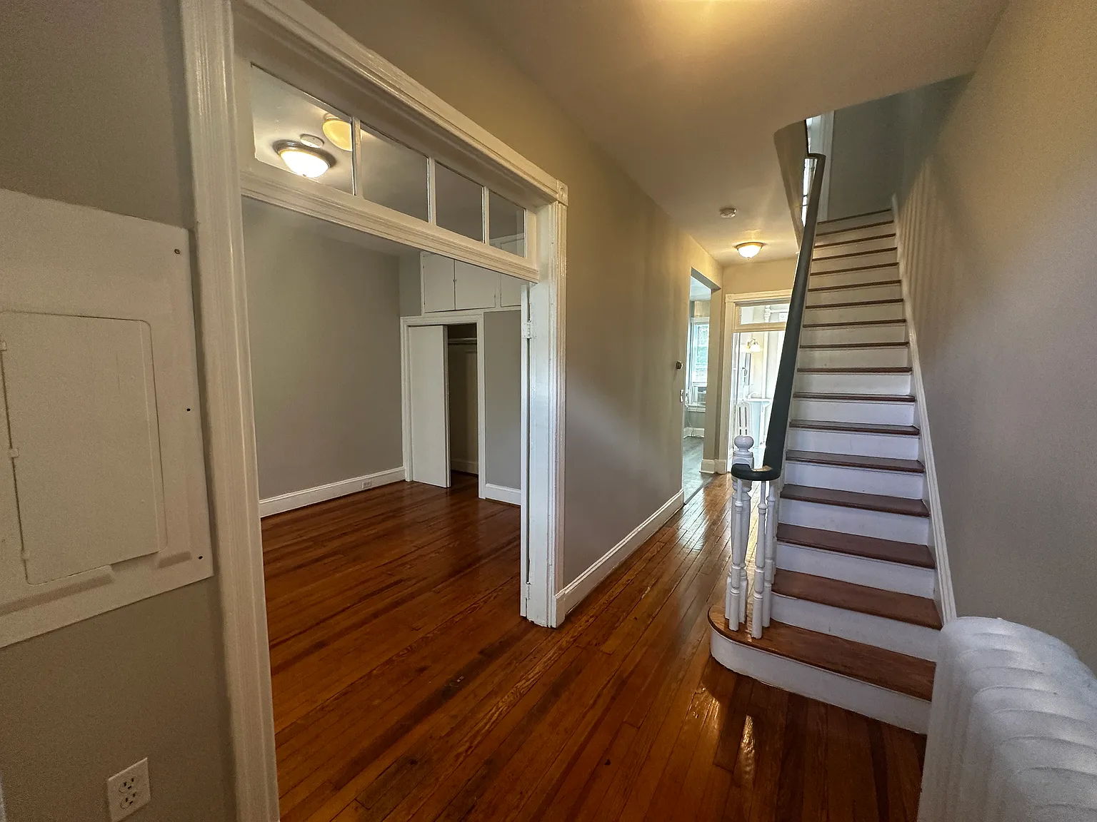 2 bed, 1.5 bath, 2040 sqft, $3,495 — Photo 3