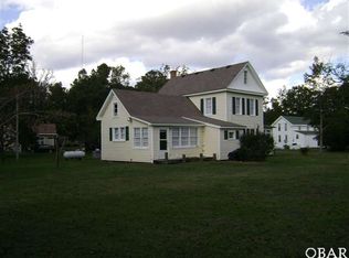 723 Old Wharf Rd, Wanchese, NC 27981