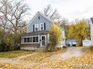 2156 Francis Ave SE, Grand Rapids, MI 49507