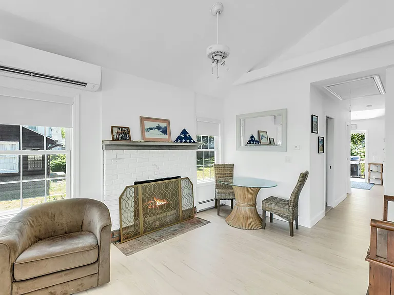 135 Noyac Ave — Photo 7