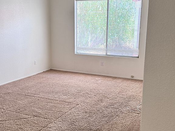 4th image of 400 Carlton Kay Pl