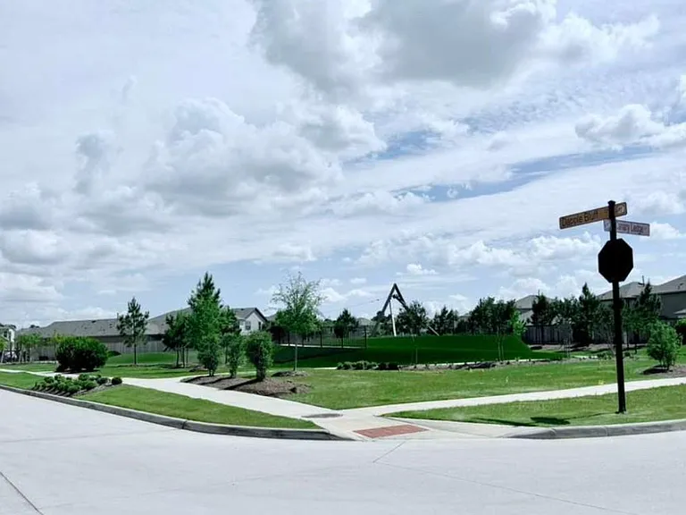 15349 Dapple Bluff Ln — Photo 22