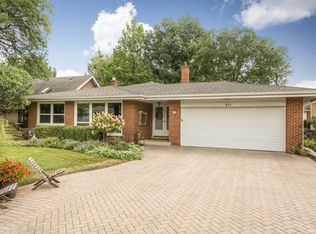 837 Parkwood Ave, Park Ridge, IL 60068