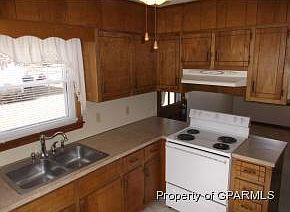 5th image of 203 Singletree Dr