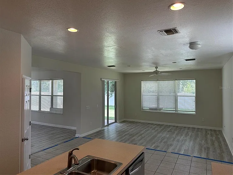 5097 SW 40th Pl — Photo 8