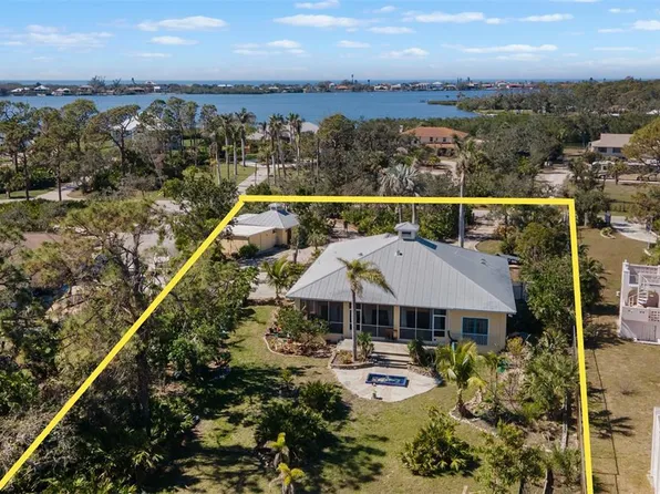 1320 Bayshore Dr, Englewood, FL 34223