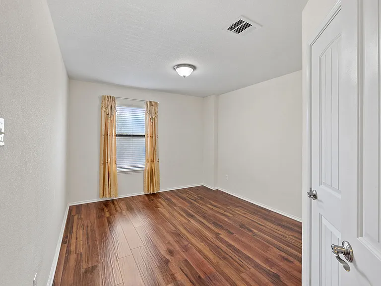 2101 Golden Arrow Ave — Photo 33