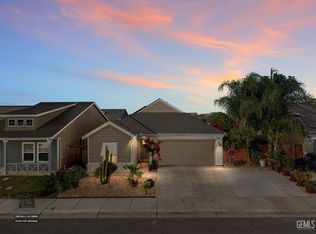 9716 Cobble Creek Dr, Shafter, CA 93263