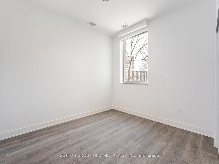 204 Burnhamthorpe Rd E #104 — Photo 25