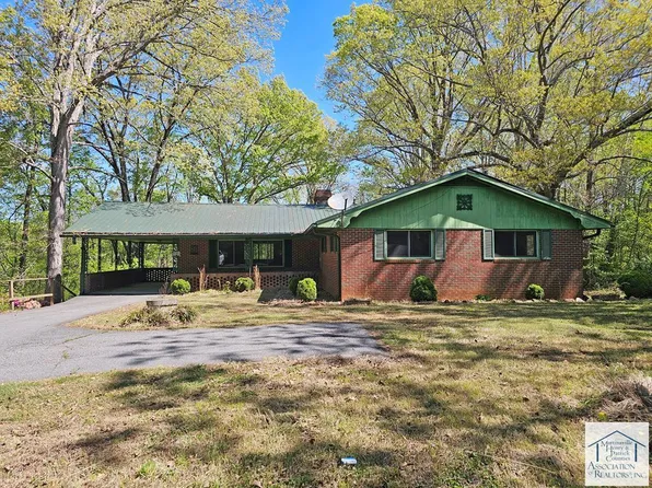 725 Milton Hwy, Ringgold, VA 24586