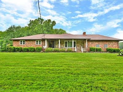 894 Bedford Rd, Lowellville, OH, 44436