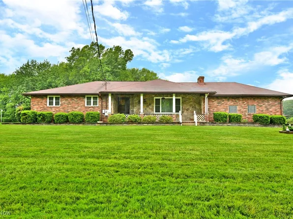 894 Bedford Rd, Lowellville, OH 44436