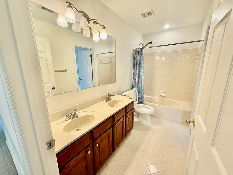 4028 Heatherstone Ct — Photo 30