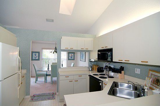 4th image of 341 Emerald Bay Cir Unit T4