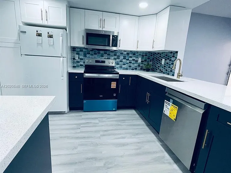 9175 SW 77th Ave #306 — Photo 6