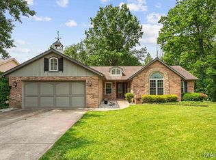 1801 Spruce Hill Dr, Belleville, IL 62221