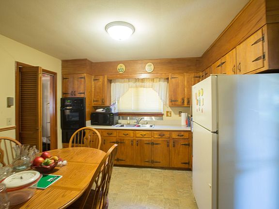 5th image of 14 N Brooks Cir