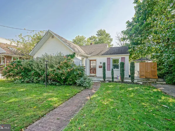 120 Lakeview Dr, Collingswood, NJ 08108
