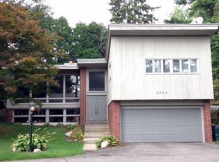 2303 Pioneer Dr, Jackson, MI 49201