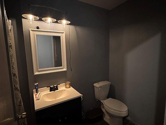 4th image of 1101 Southampton St