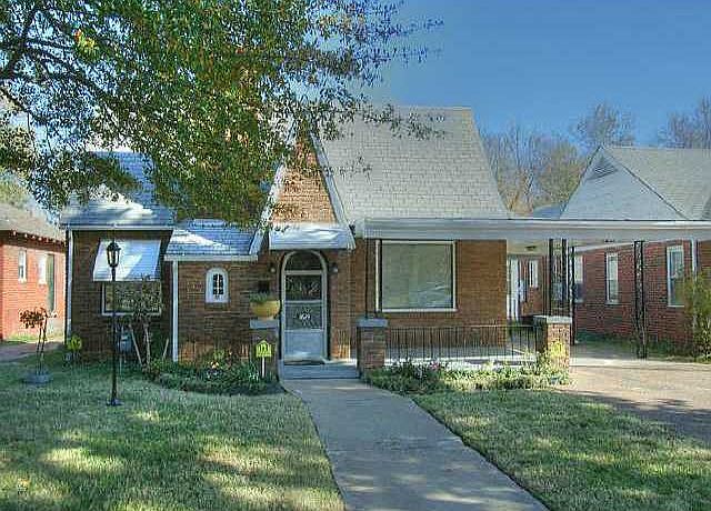 1st image of 1619 N Denver Ave