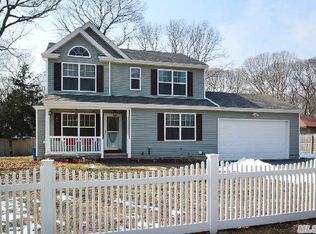 14 Forest Rd, Centereach, NY 11720