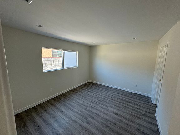 5th image of 7829 Nagle Ave