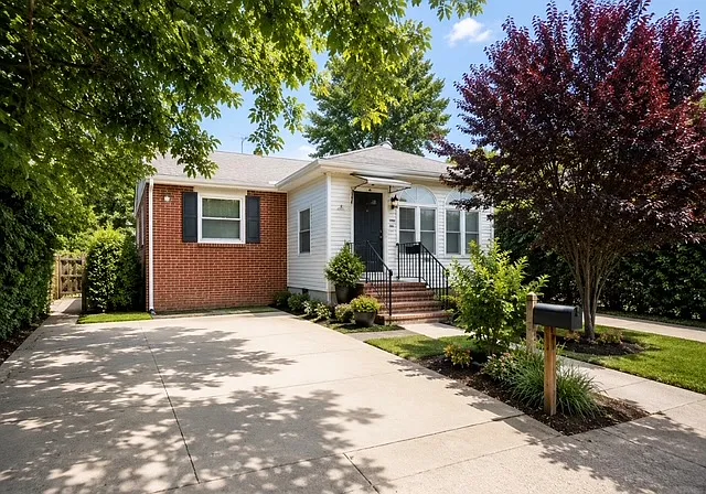 Front of home faces South.
AI staging used for all photos.