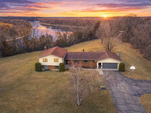 5365 92nd St SE, Clear Lake, MN 55319