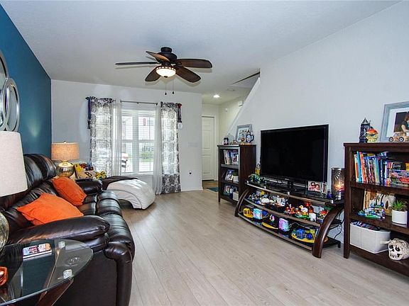 5th image of 3008 Mojave Oak Dr