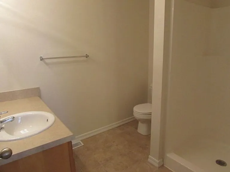118 Andrews Dr — Photo 17