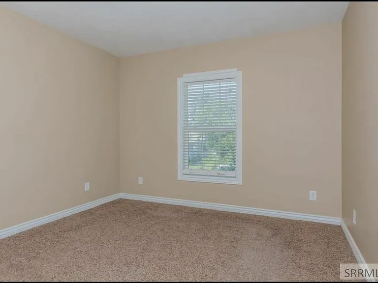594 J St — Photo 12