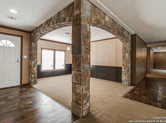 5th image of 2411 HICKORY WAY