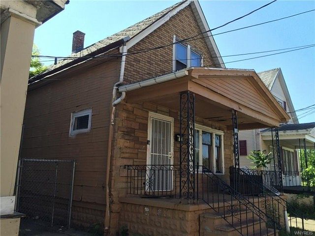 1st image of 165 Leslie St