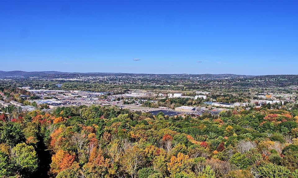 1st image of 225 Southwood Dr
