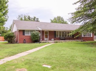 8201 E Willowbrook Rd, Wichita, KS 67207