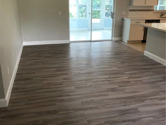 4th image of 422 SE Galleon Ln