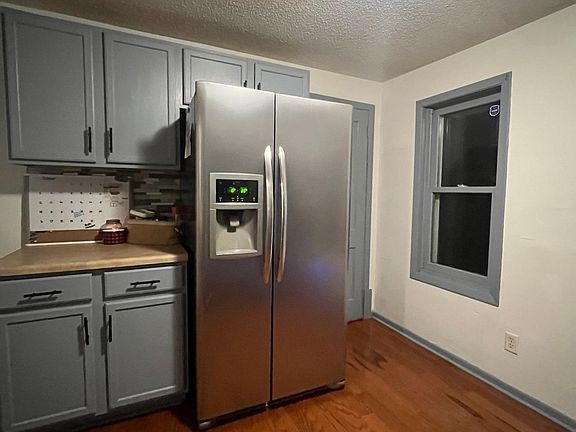 5th image of 1020 8th Ave SE