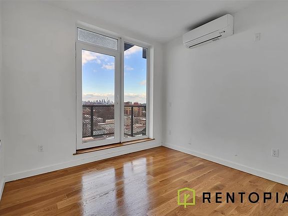 4th image of 1875 Atlantic Ave #202R
