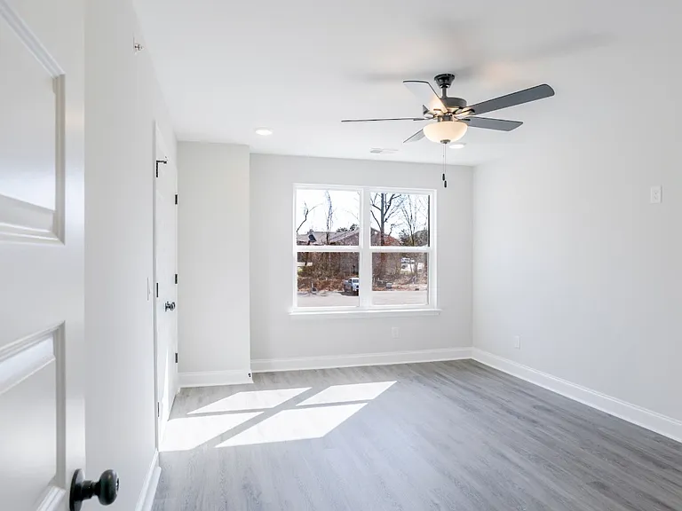 319 22nd Ave E #1048 — Photo 6