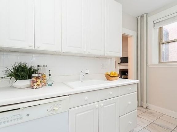 2nd image of 52 Garden St APT 27