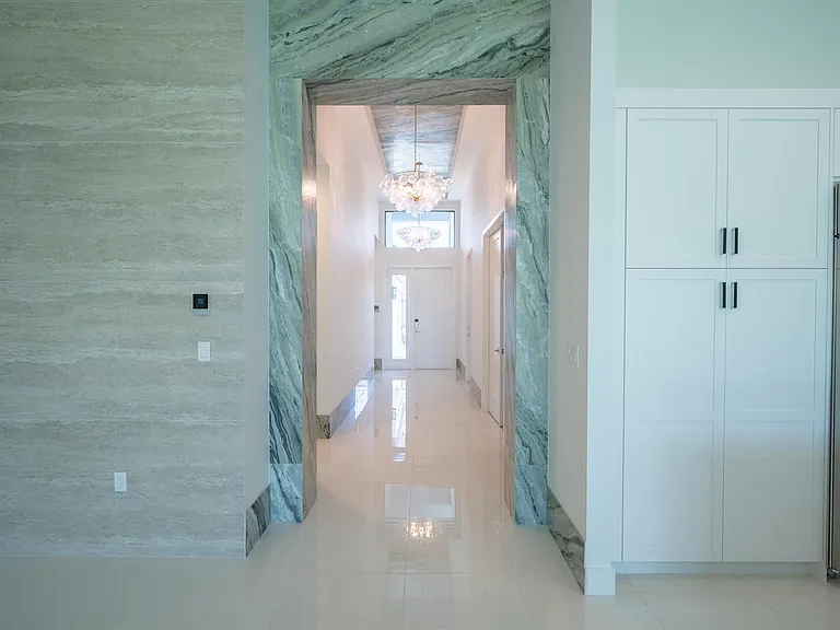 9597 Royal Palm Way — Photo 21