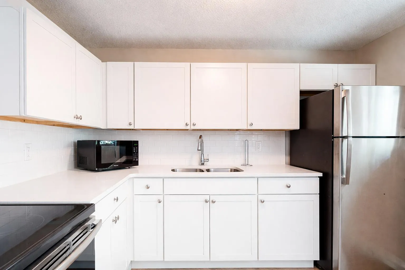 4 bed, 3.0 bath, 1493 sqft, $724 — Photo 4