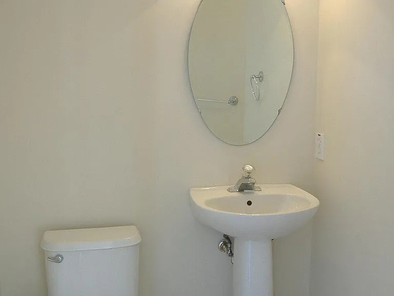1207 Hunter Ln — Photo 6